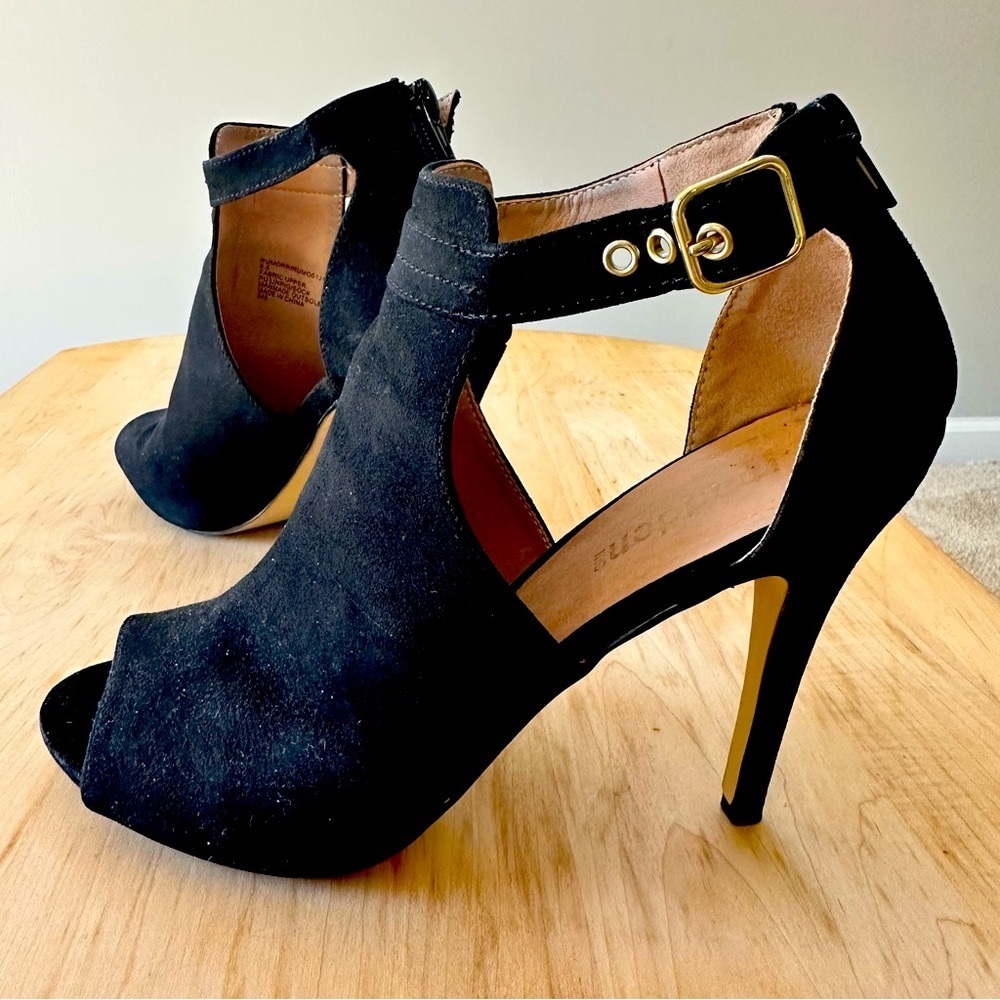 MADDEN GIRL Sueded Black Peep-Toe Heels